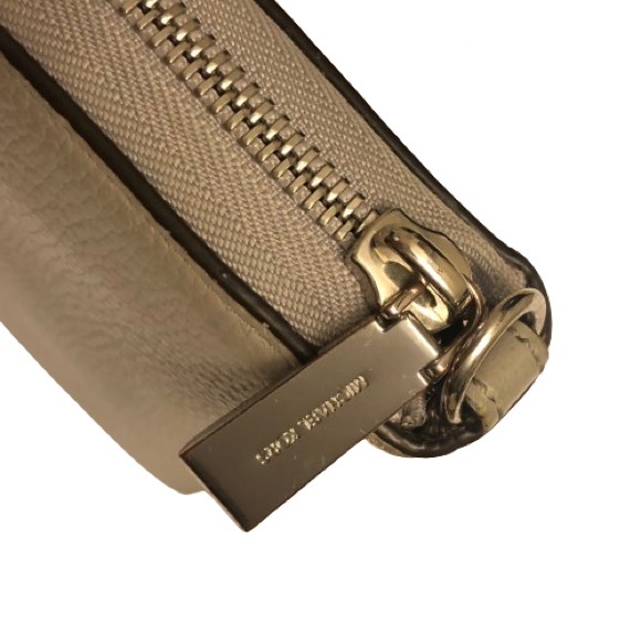 Michael Kors Jet Set Large Travel Continental Buff Leather Wallet EUC - Picture 2 of 8